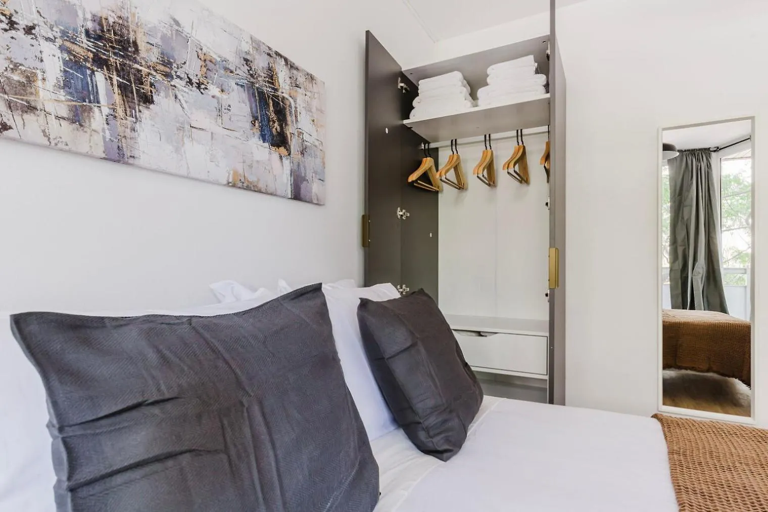 Blueground Les Corts Balcony Ac Wd Bcn-157 Apartment Barcelona