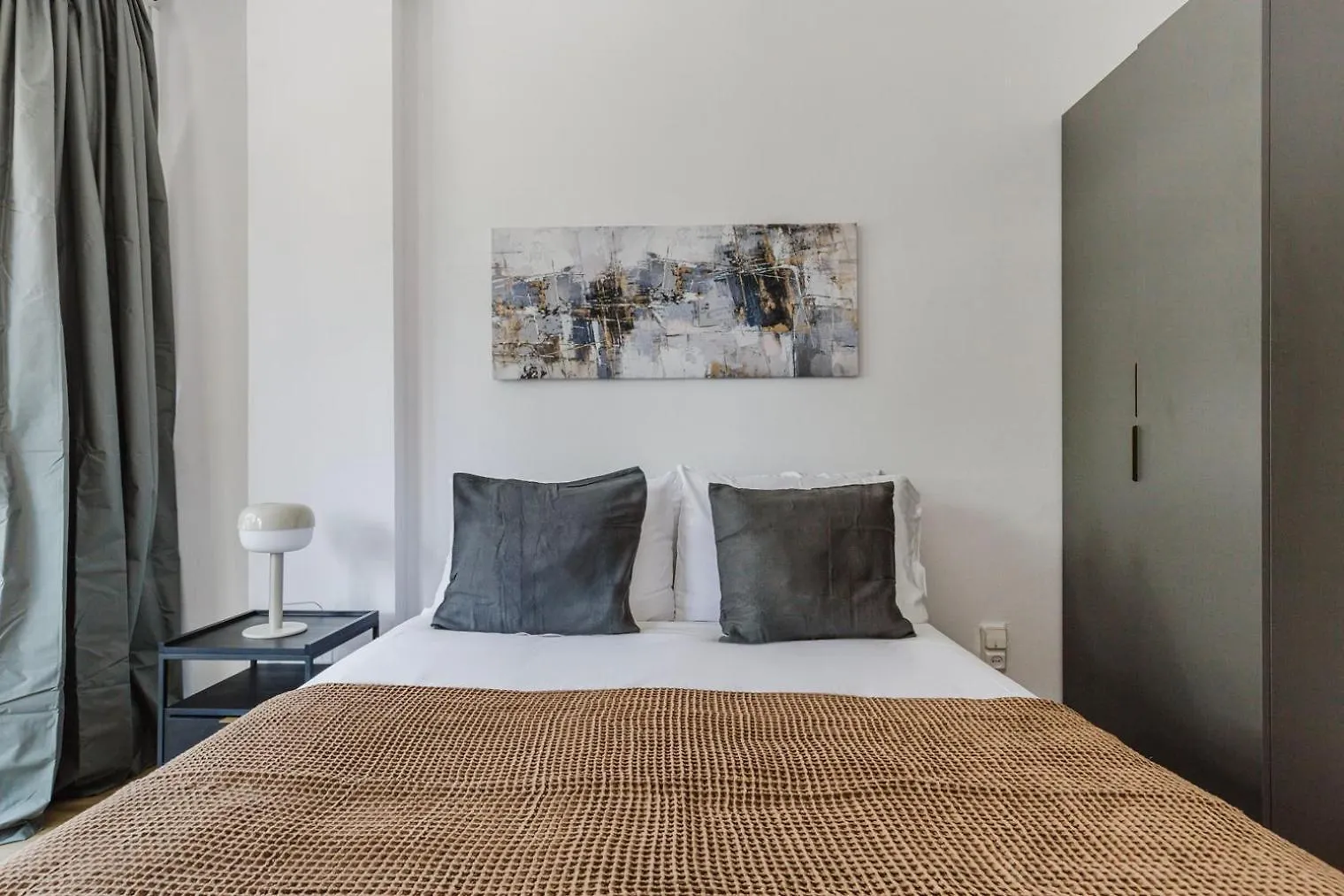 Blueground Les Corts Balcony Ac Wd Bcn-157 Apartment Barcelona
